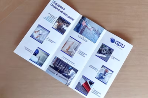catalogo-equipos-construccion-revestimientos-apv-chile Folleto de APV Chile con catálogo de equipos e instrumentos para aplicación de pinturas industriales, texturas, pasta muro, poliuretano, poliurea, demarcación vial y preparación de superficies en obras de construcción.